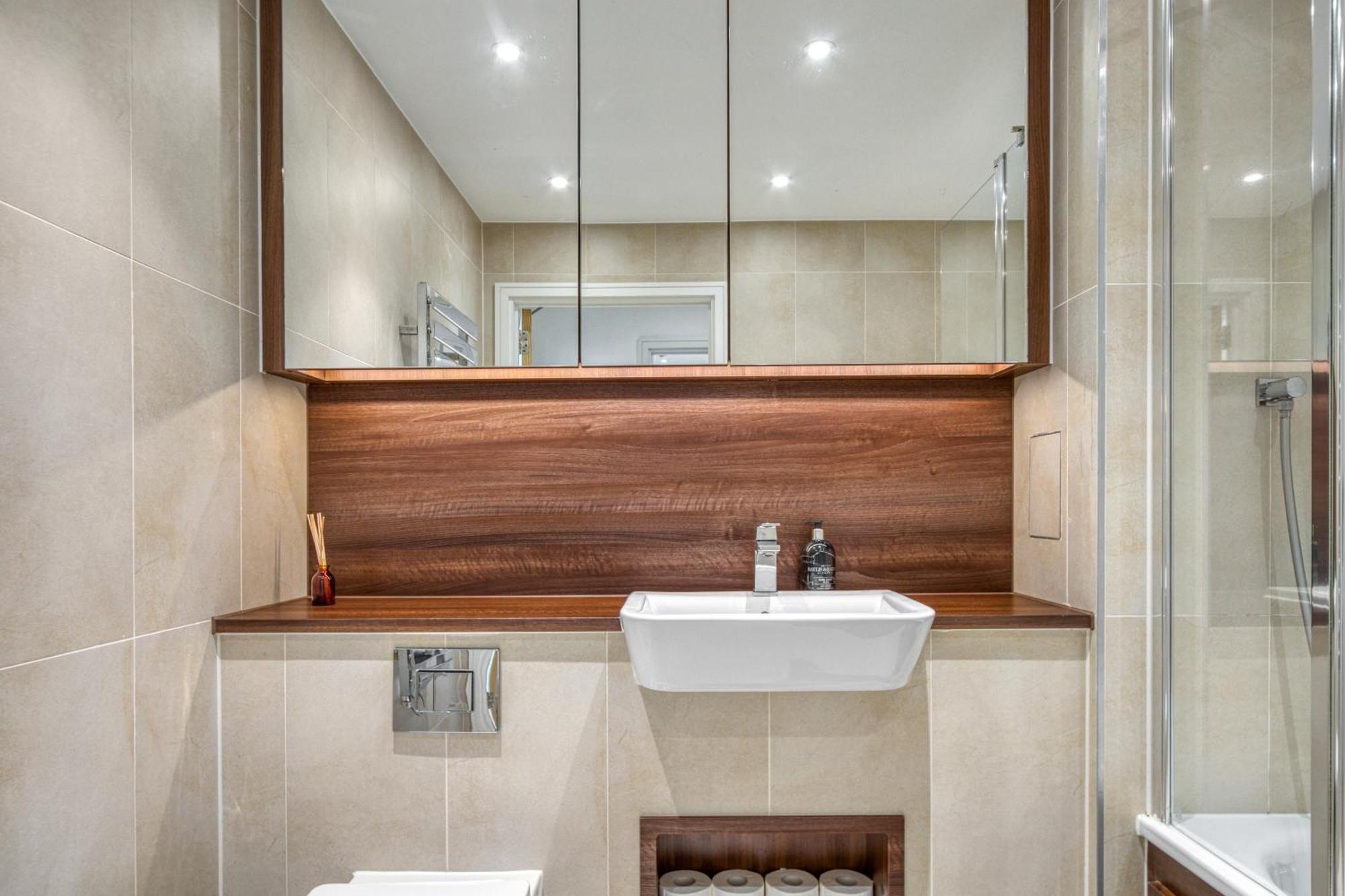 Stylish And Spacious- One Bed In Nine Elms London Exterior photo